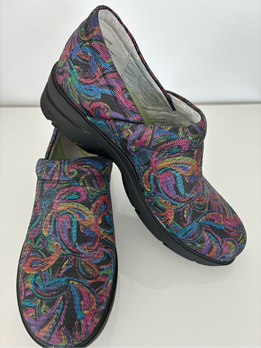 Allegro Women's Multicolor Slip-On Clog - Vibrant Swirl Print size 8.5